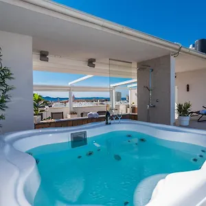 Penthouse With Roof Terrace With Jacuzzi Zadar